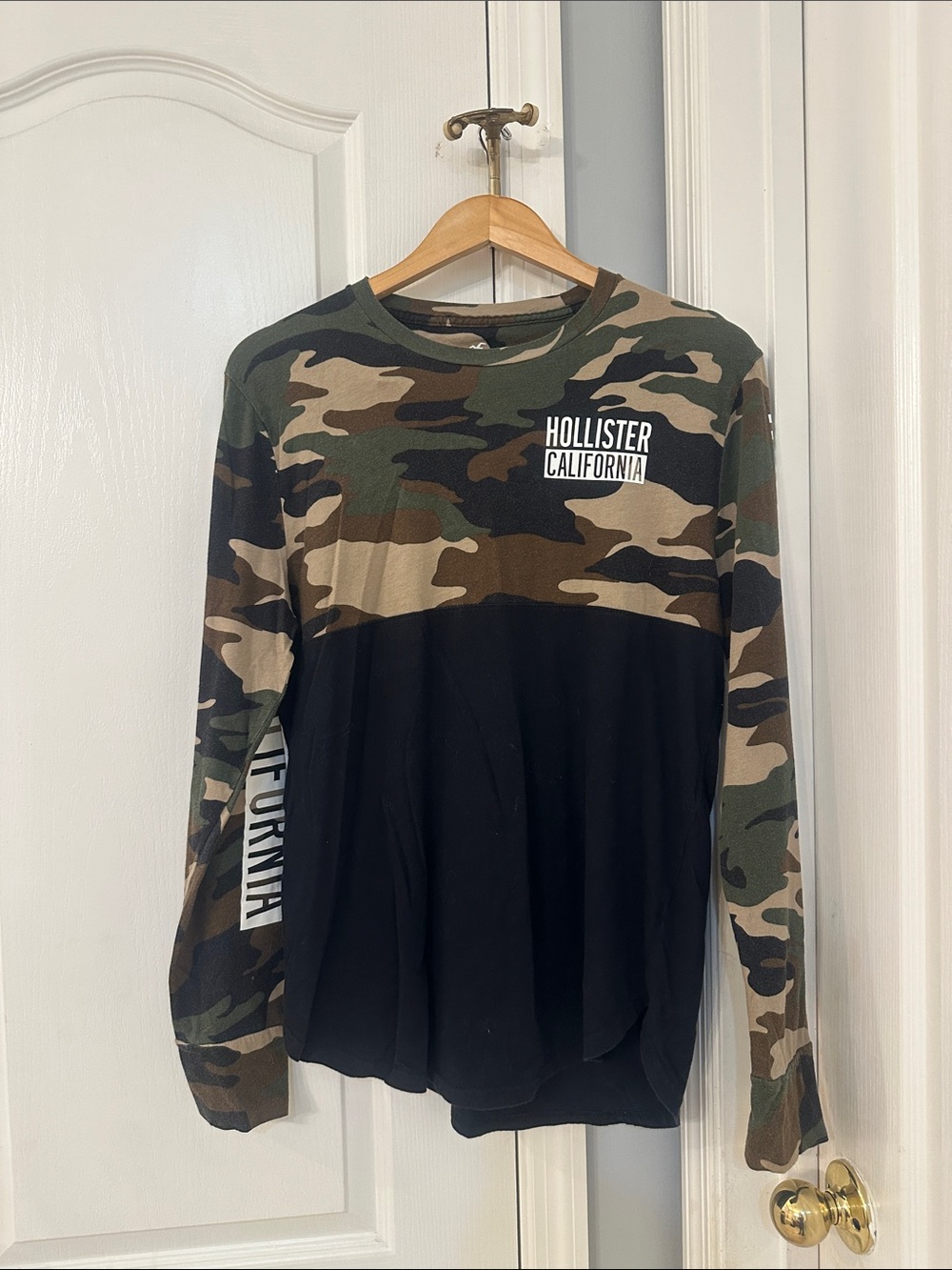 Hollister Green/Brown Camo & Black Long Sleeve Shirt